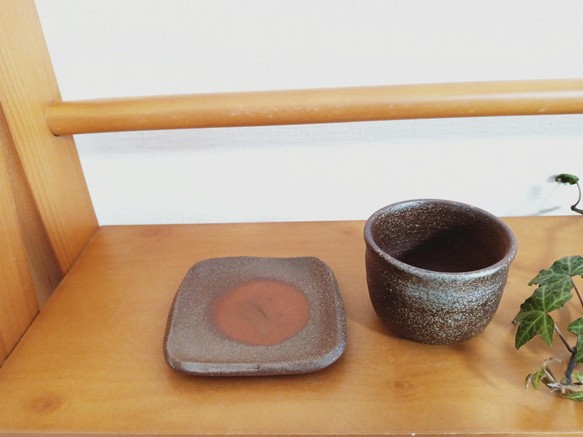備前焼 小さな植木鉢と四角い豆皿 9枚目の画像