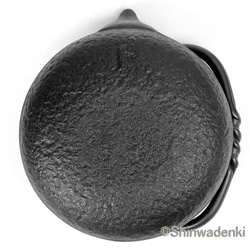 南部鉄器 鉄瓶兼用急須 小鉄瓶 アラレ（黒）0.5L 茶漉し付 内面素焼き・酸化被膜仕上 日本製 ガス対応 9枚目の画像