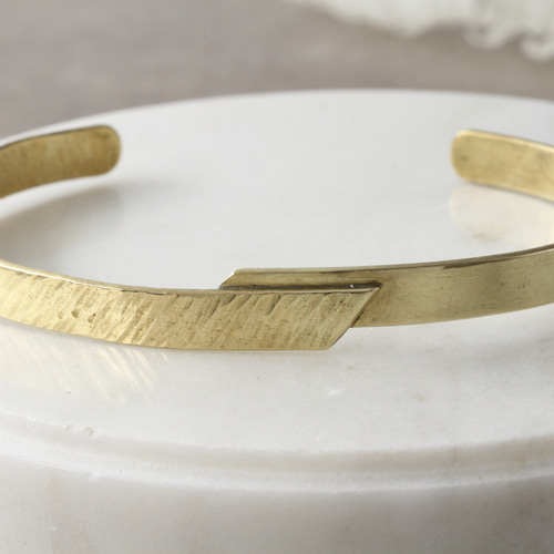 Slash Line bangle 真鍮 バングル・リストバンド NEI JEWELRY 通販