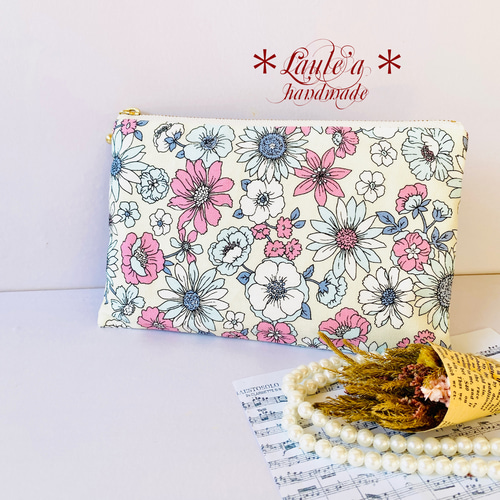 ☆花柄☆フラットポーチ☆花柄☆化粧品入れ☆通帳入れ☆ ポーチ Laule  