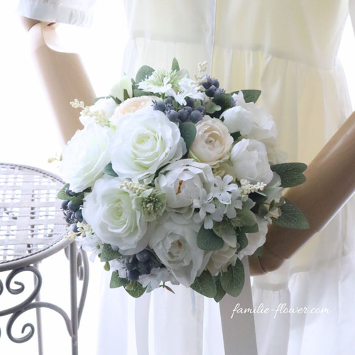 【美品】ホワイトバラのブーケ・ブートニアセット　アーティシャルフラワー アーティシャルフラワー 白 薔薇 ブーケ ブートニア セット 結婚