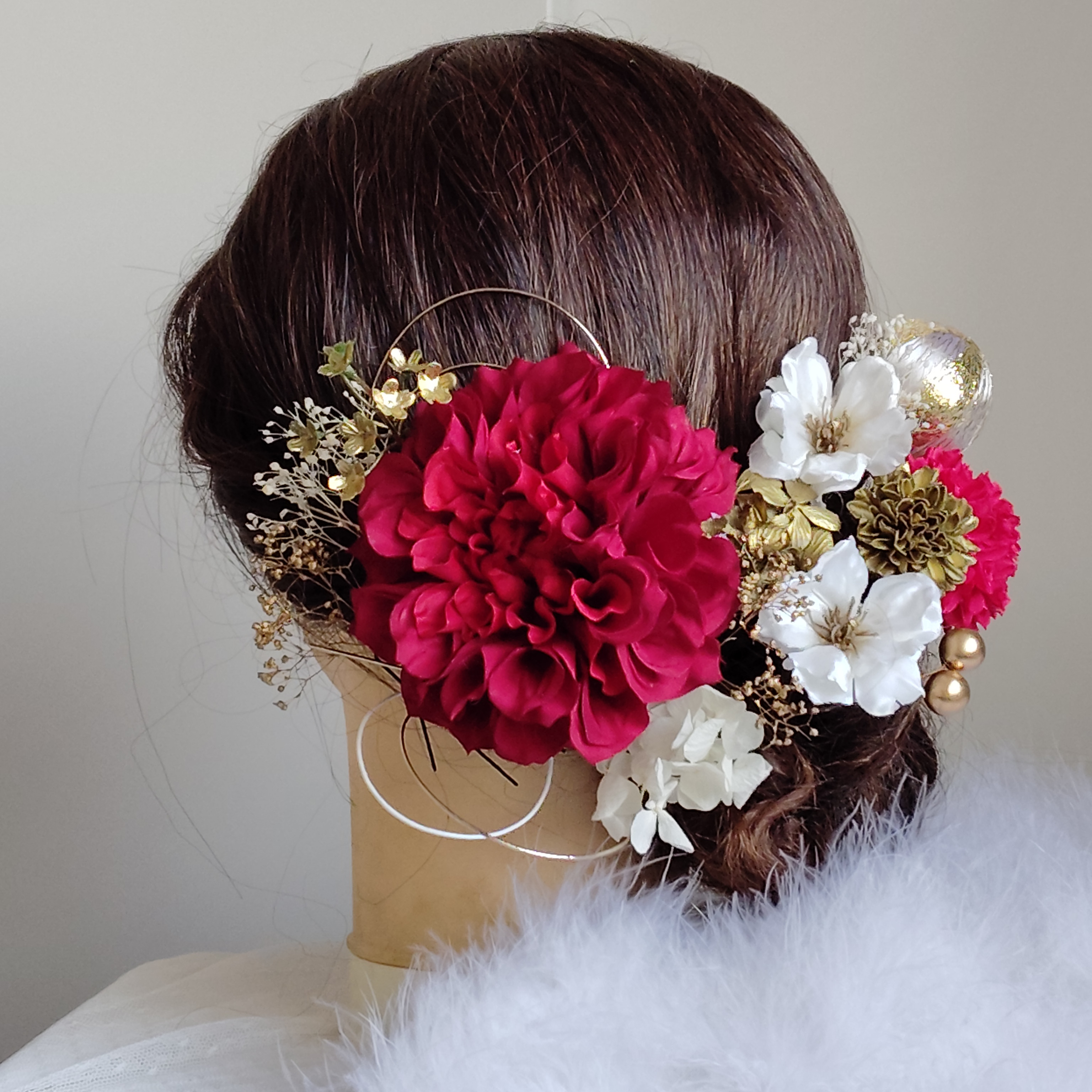 結花＿＿ダリアと林檎の花の髪飾り　卒業式　成人式 　結婚式　髪飾り 　白無垢　色打掛　振袖　着物　袴　和装　赤白金