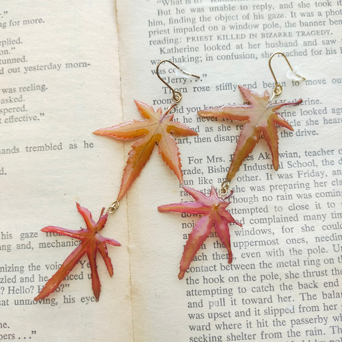 もみじの落ち葉イヤリング〜 ピアス 紅葉 モミジ 秋 冬 パール
