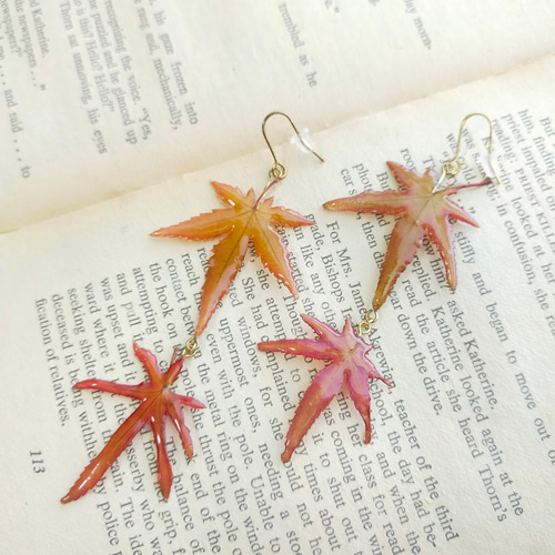 もみじの落ち葉イヤリング〜 ピアス 紅葉 モミジ 秋 冬 パール 葉