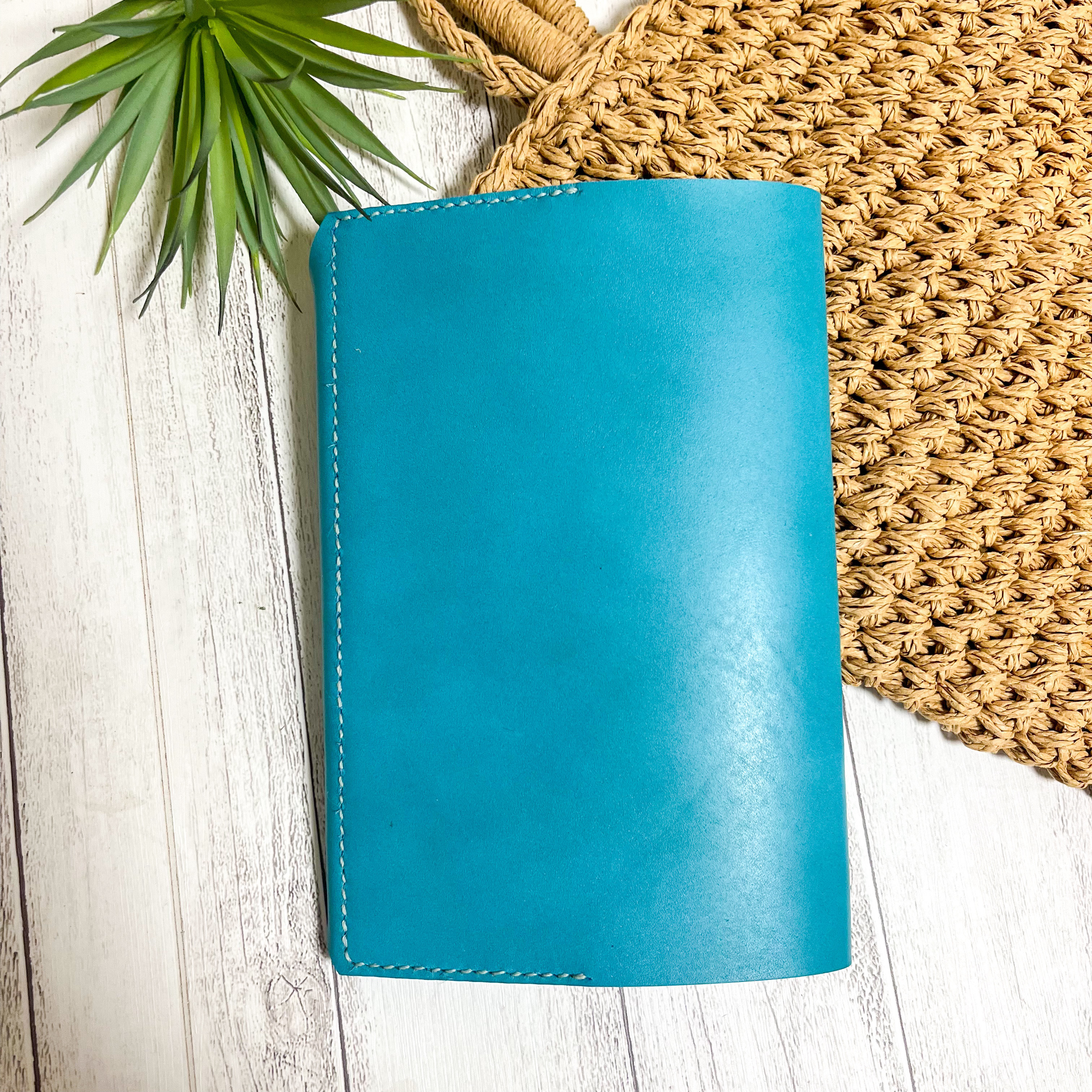 刻印可能♪♪スケジュール帳　スケジュール帳カバー　レザークラフト   本革　2024 ターコイズ　革　ブックカバー