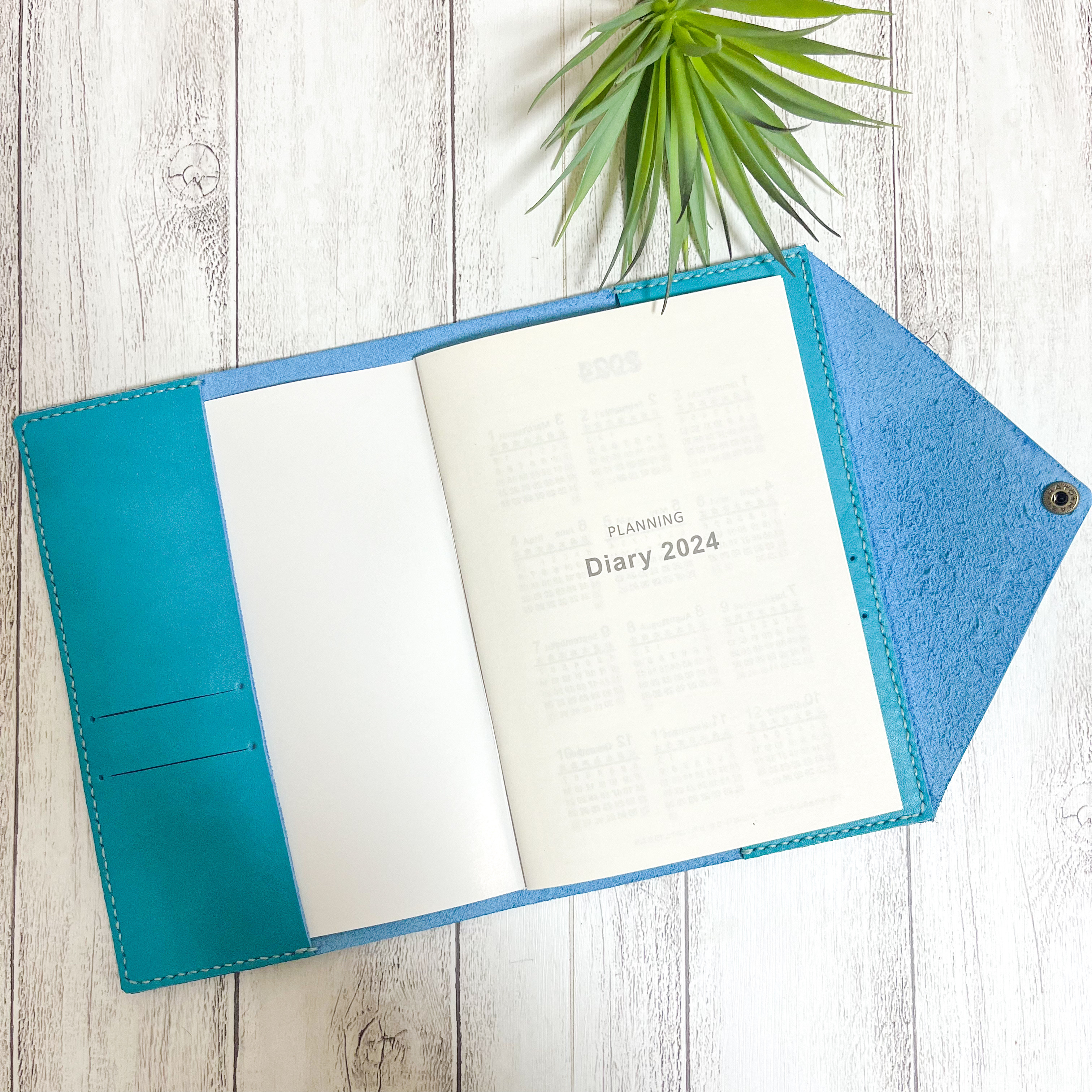 刻印可能♪♪スケジュール帳　スケジュール帳カバー　レザークラフト   本革　2024 ターコイズ　革　ブックカバー