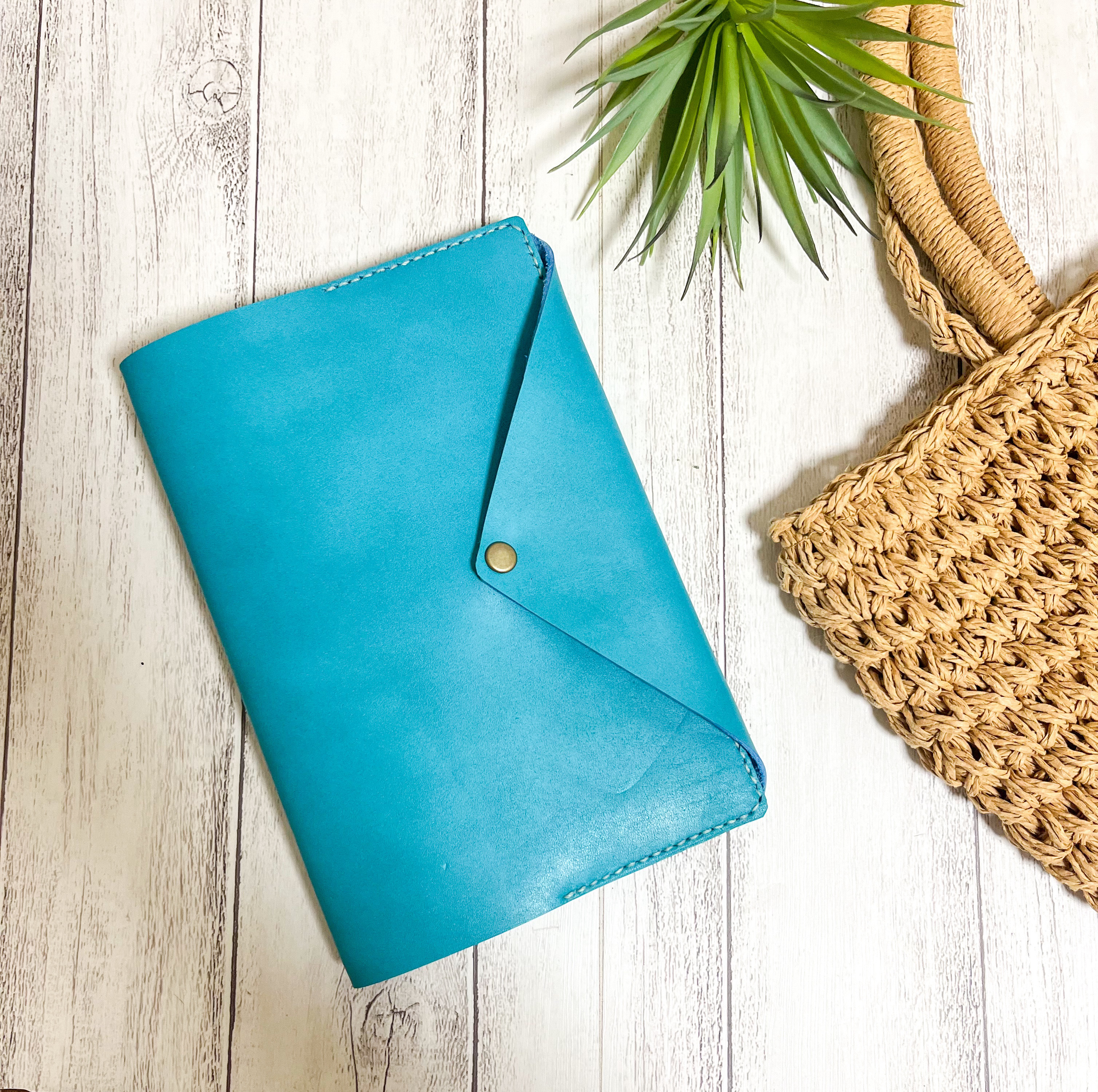 刻印可能♪♪スケジュール帳　スケジュール帳カバー　レザークラフト   本革　2024 ターコイズ　革　ブックカバー 4,510円