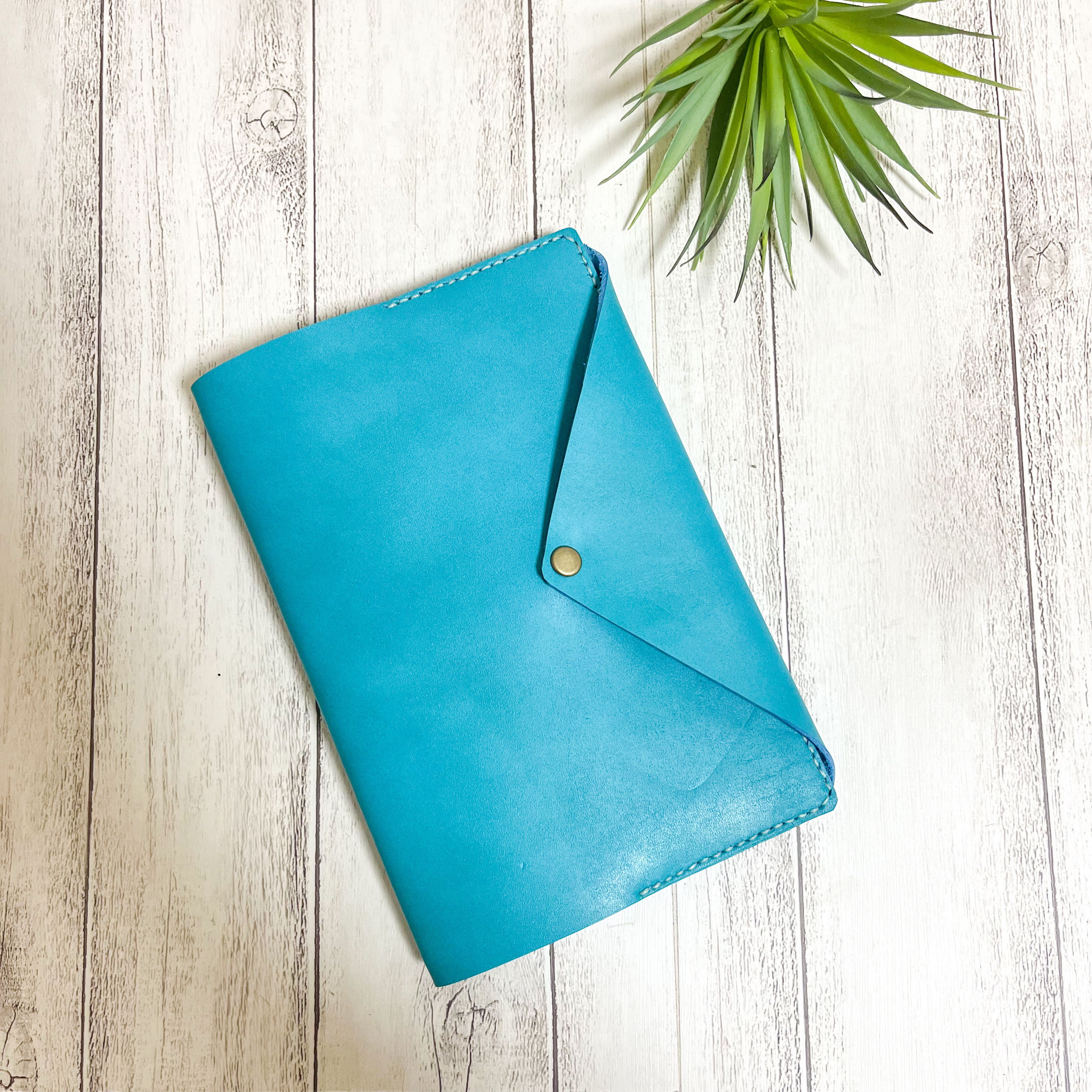 刻印可能♪♪スケジュール帳　スケジュール帳カバー　レザークラフト   本革　2024 ターコイズ　革　ブックカバー
