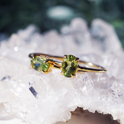 6毫米橄欖石橢圓形刻面爪戒指（垂直或水平） - 太陽之石 第6張的照片