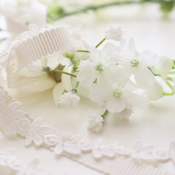 花冠　花かんむり　かすみ草　白　ホワイト　挙式用　ナチュラル　ウェディング　結婚式　髪飾り　ガーデンウェディング 6枚目の画像