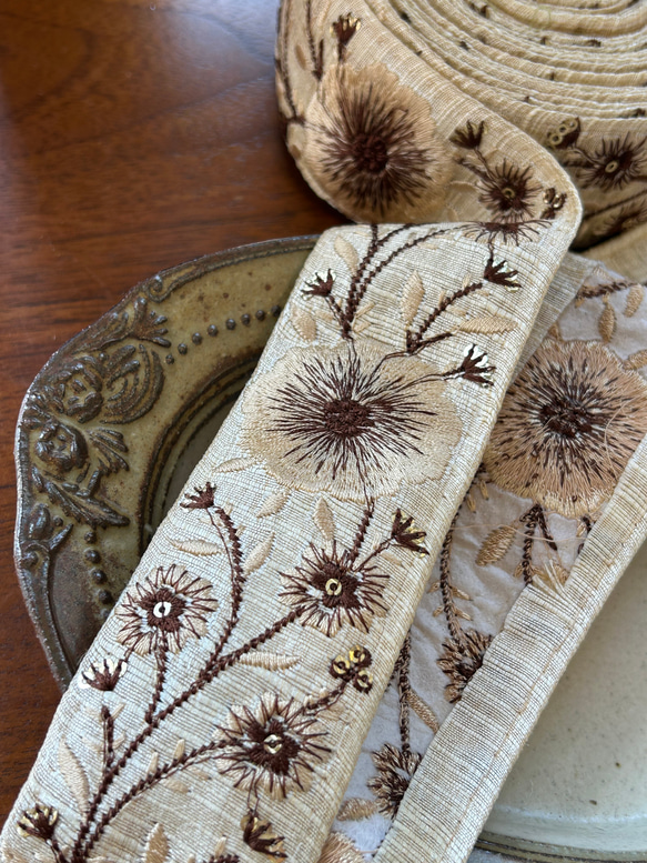 [特價] 刺繡絲帶編織 50mm 自然色 (57-2) 2m 第2張的照片