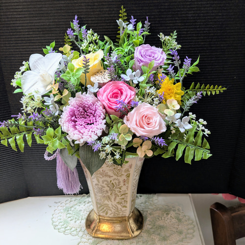 仏花「花園」豪華なお供え花Aケース付き 胡蝶蘭 プリザーブドフラワー