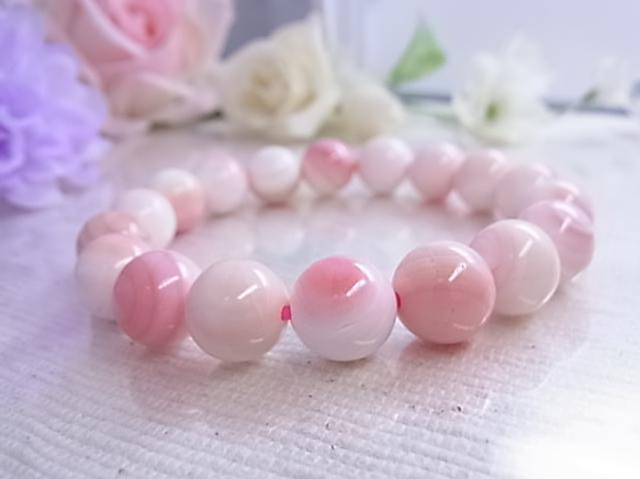 【大粒】苺ミルクのような希少石♡クィーンコンクシェル10㎜♡幸せ女子のお守り♡ホワイト&ピンク 天然石ブレスレットE8♡ 16枚目の画像