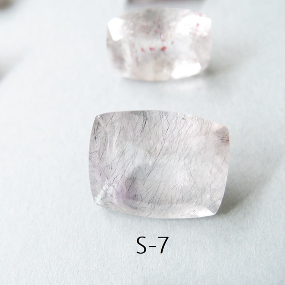 【S系列】Elestial石英趣味造型寶石項鍊，約40厘米，醫用級不銹鋼 第9張的照片