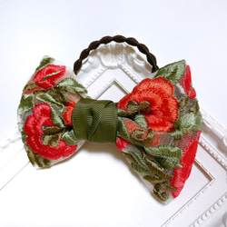 ＼新作／ インド刺繍 リボン ヘアゴム ヘアアクセサリー 花柄 カーキ 2枚目の画像