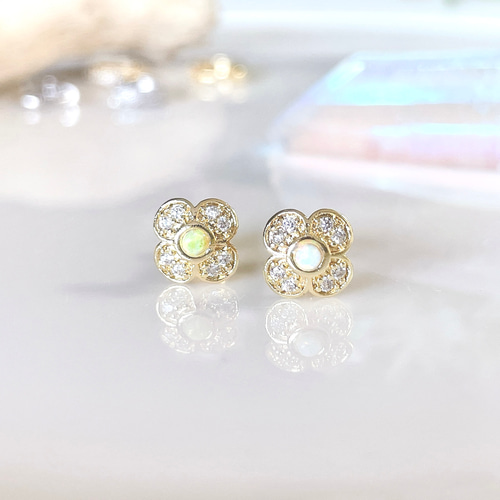 クローバージュエリー×オパール ボディピアス お花 四つ葉のクローバー
