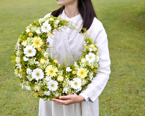 ✿*✿* 流れる紅葉のリース ♬  37 × 50 cm 造花リース ✿*✿* ✿*✿* 流れる紅葉のリース ♬ 37 × 50 cm 造花リース ✿