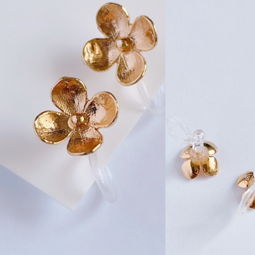 送料無料【24KGP（SV925）】花フラワー スタッドピアス ゴールド