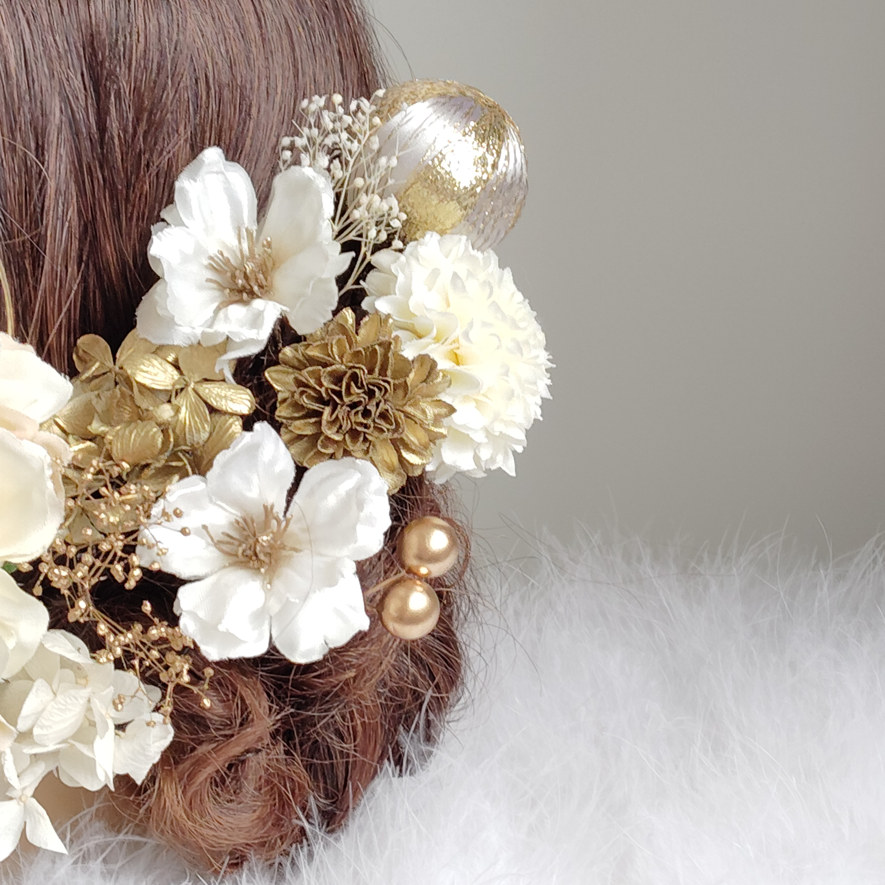 結花＿＿ダリアと林檎の花の髪飾り　卒業式　成人式 　結婚式　髪飾り 　白無垢　色打掛　振袖　着物　袴　和装　白金