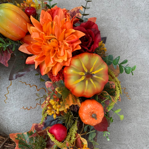 秋リース、ハロウィン、かぼちゃ、壁掛け、壁飾り、33㎝ 造花 オレンジ
