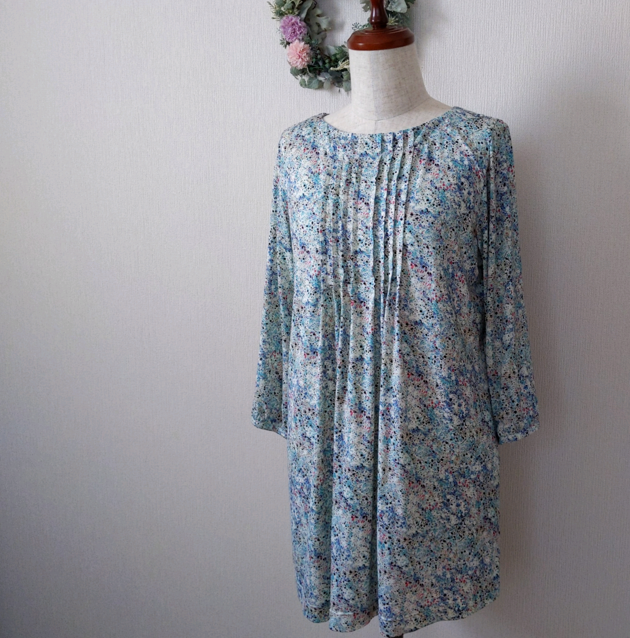 現品限り　リバティメリー　フロントタックチュニック　着心地の良いレーヨンニット素材　柔らかドレープ　ふんわり七分袖