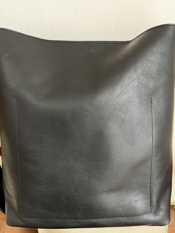 ヌメ革の縦型シンプルバッグ　(受注生産) 6枚目の画像