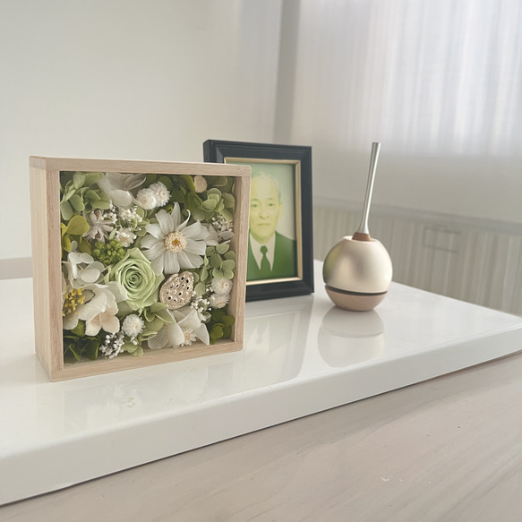フルールcube”蓮”プリザーブドフラワー仏花とお線香のお供えセット 2枚目の画像