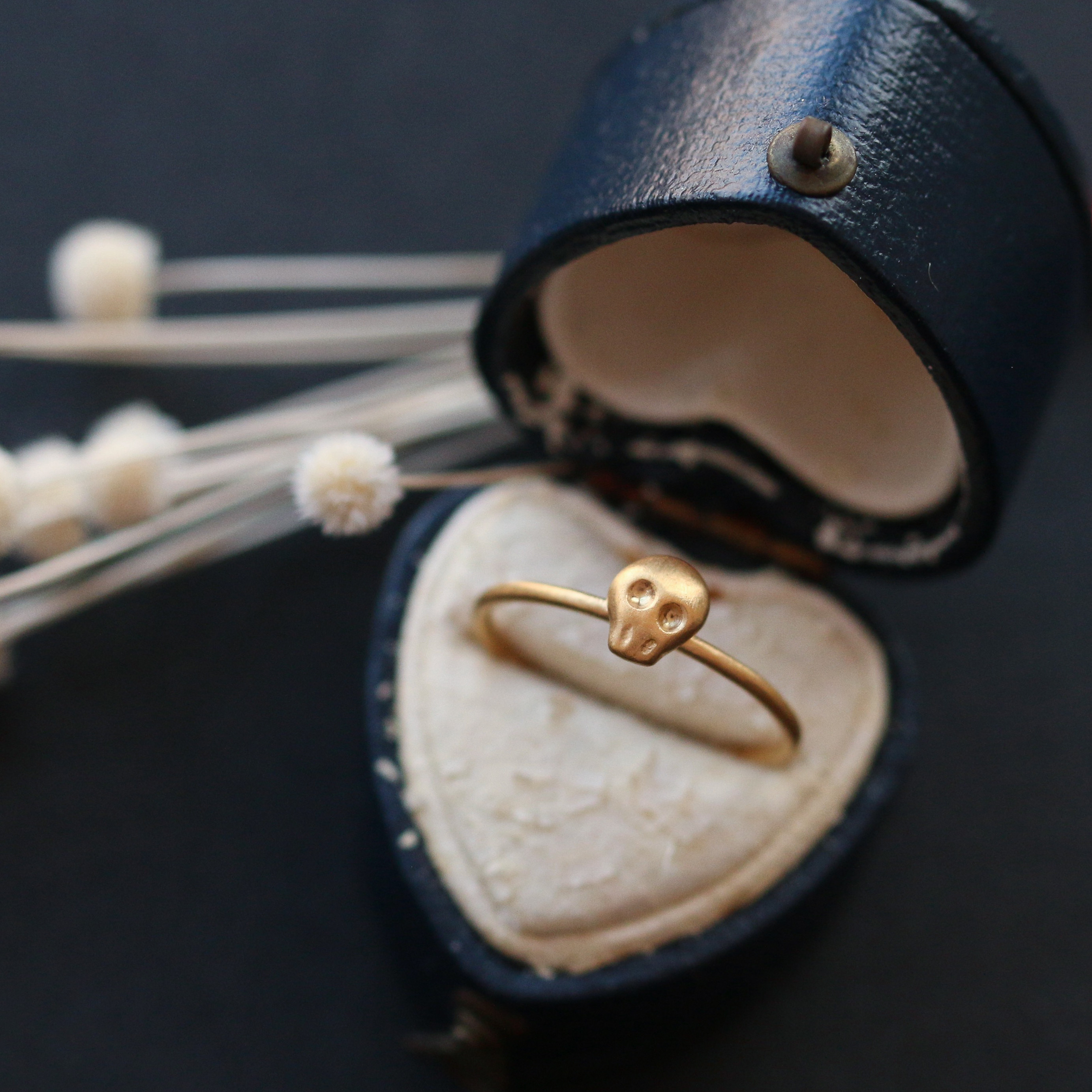 おとぼけスカルのリング（ゴールド）