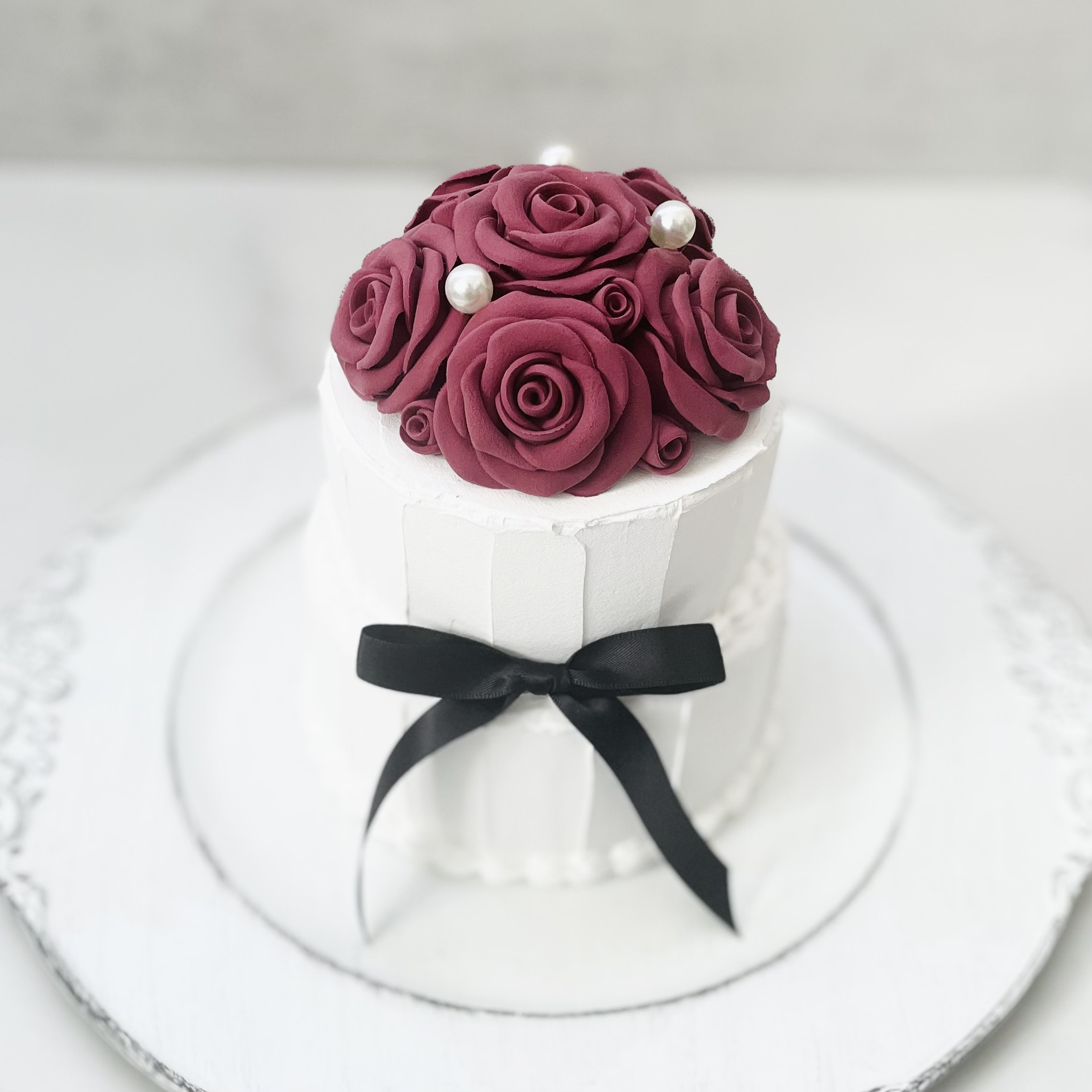 ほんのりピンクのバラのクレイケーキ ピンクりぼんと薔薇のクレイケーキ | iichi 日々の暮らしを