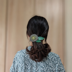 ヘアバレッタ　刺繍　”花”『ダリア』model 4枚目の画像