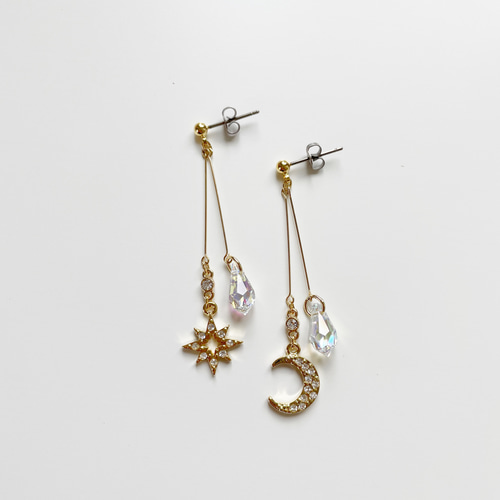 ご好評につき定番化✴︎ムーン&スター クリスタルガラスのロングピアス