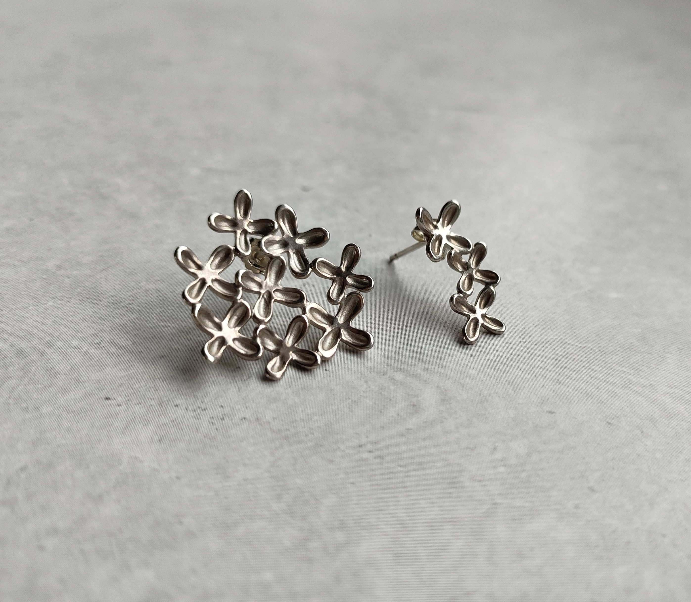 金木犀ピアス  8粒と3粒