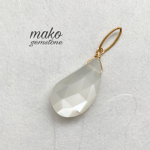 お値下げしました！14kgf 変形ペアシェイプホワイトムーンストーン