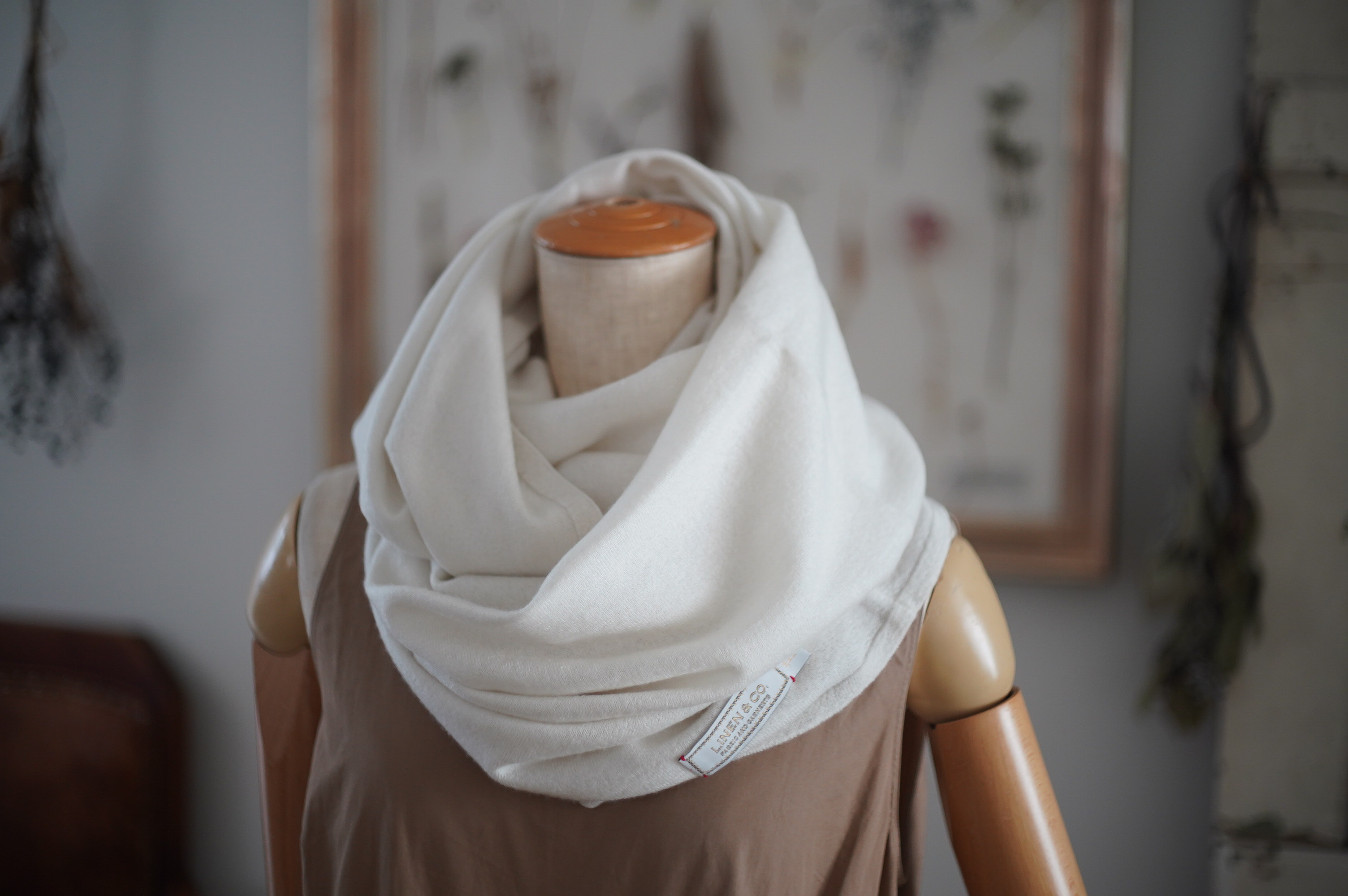 ■おおきな筒型のスヌード■ カシミア100％ ウォッシャブル オフホワイト おくるみ