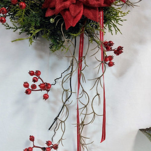 2025年完売】深紅ポインセチアとサンキライのクリスマスリース ax604