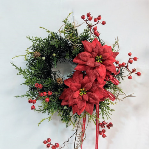 深紅ポインセチアとサンキライのクリスマスリース ax604