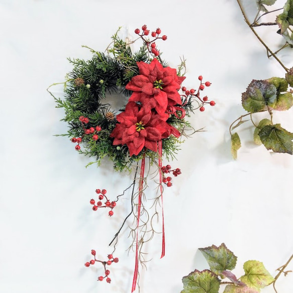 商品名【華】Xmas！♥真っ赤なポインセチアとローズのスワッグリース✳ 冬リース 商品名【華】Xmas！♥真っ赤なポインセチアとローズのスワッグ
