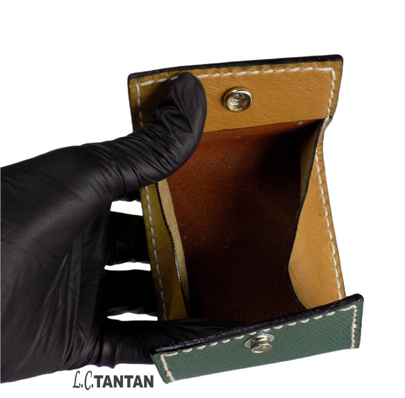 ボックス型のコインケース《受注生産》　手縫い本革の大きめのコインケース　使いやすいポケット付きコインケース　ブラック 5枚目の画像