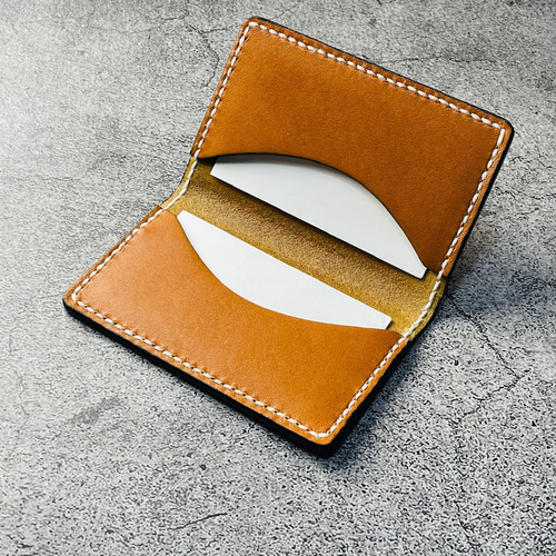 手縫】本革名刺入れケース（キャメル色革×黒縁）生成りステッチ 名刺