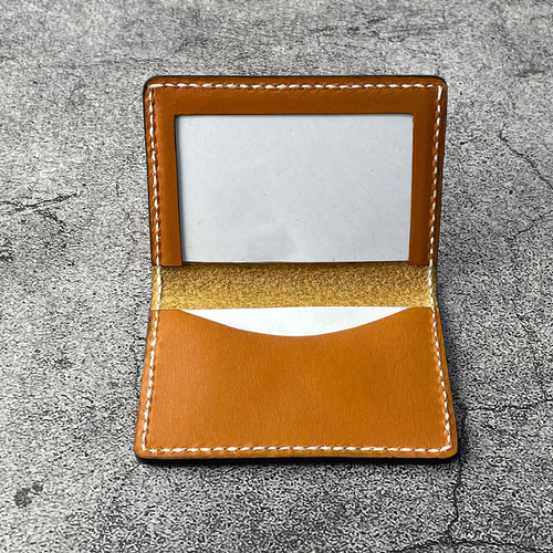 手縫】本革窓付きカードケース（キャメル色革×黒縁）生成り糸【免許証