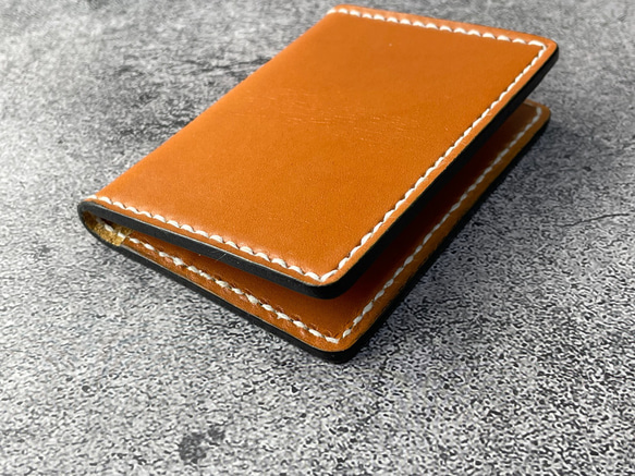 【手縫】本革窓付きカードケース（キャメル色革×黒縁）生成り糸【免許証,定期入れ,社員証などに】 8枚目の画像