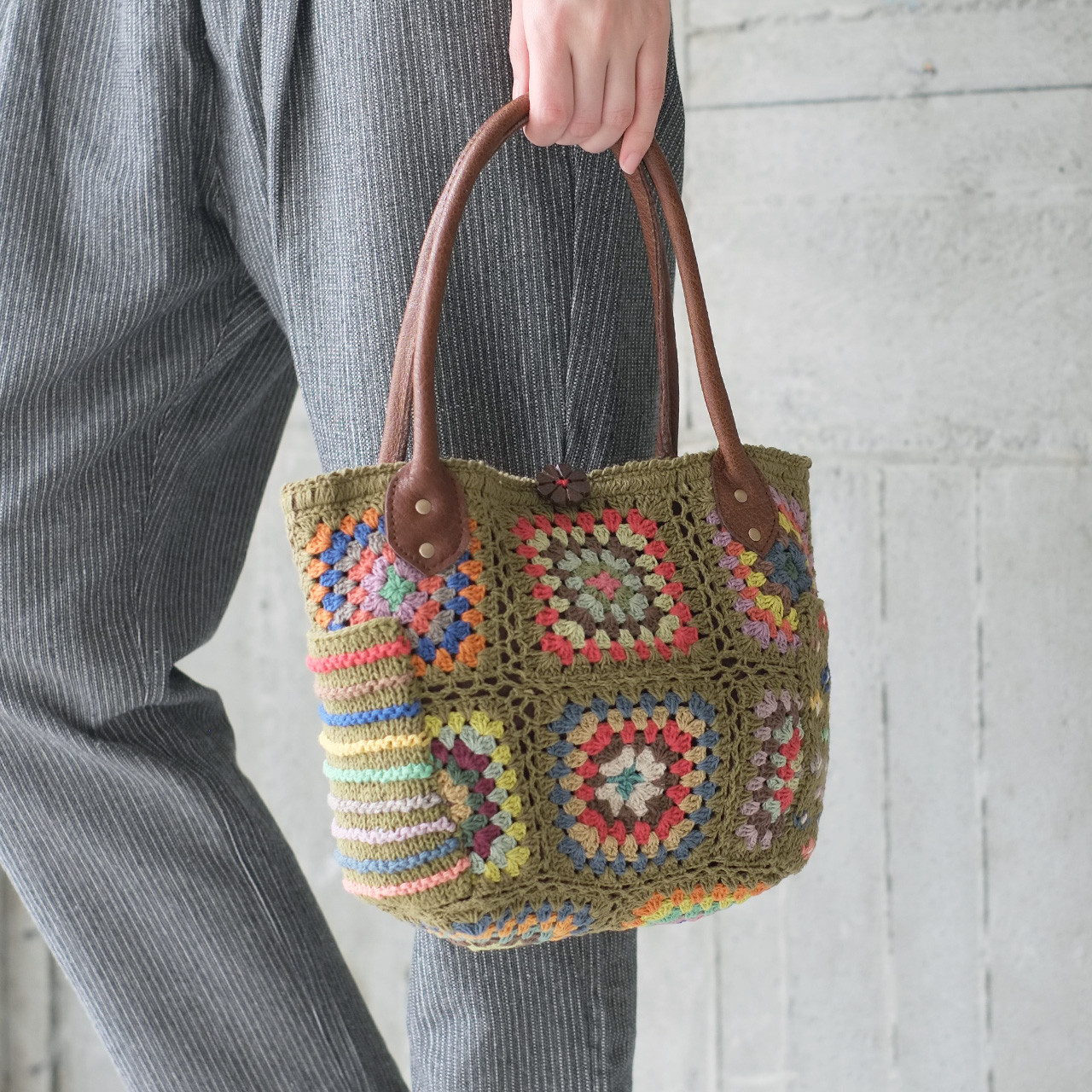 【再々々々々入荷】フラワークロシェミニバッグ（20w-017）カーキ