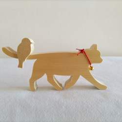 シンプルな　猫　と　小鳥　木製動物オブジェ　青森ひば 1枚目の画像