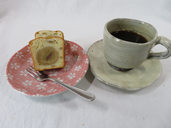 【再販】栗山特産「国産新栗」たっぷりのパウンドケーキ(まるまる2本入り) 4枚目の画像