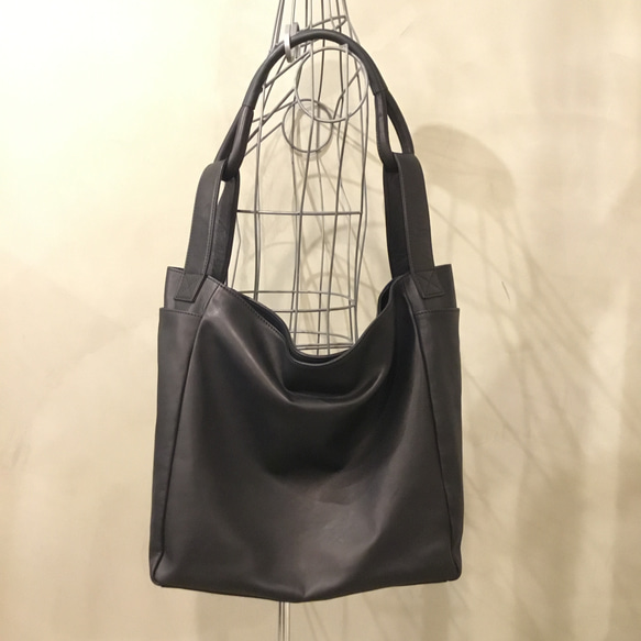 Ｌサイズ。大容量で軽量！馬革ワンショルダー肩掛け2wayトートバッグ ／レスデザイン-Less Less シワ よろしくお願いいたします