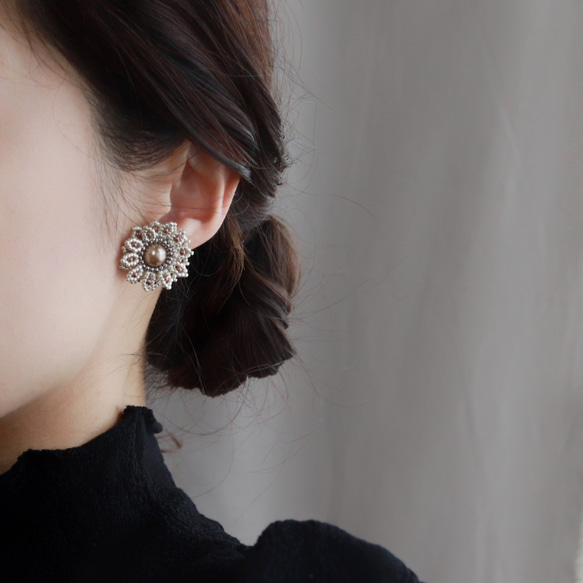 Margaret Beads Flower Earrings or 耳環（棕色） 第2張的照片