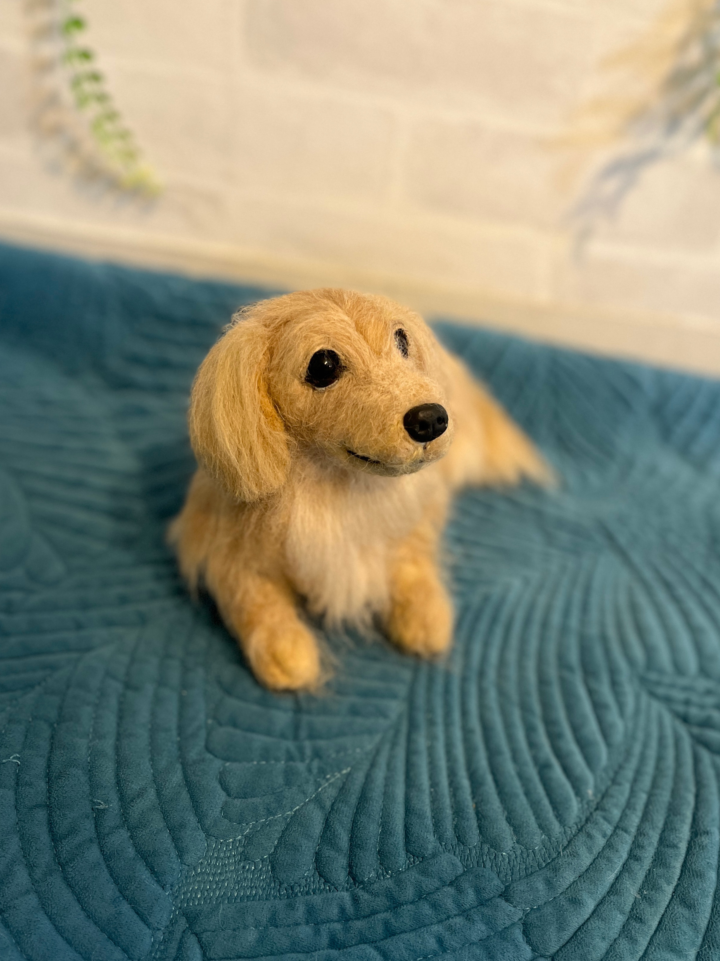 ミニチュアダックス◆羊毛フェルト犬 ハンドメイド　舌出し　37cm ミニチュアダックス◇羊毛フェルト犬 ハンドメイド 舌出し 37cm