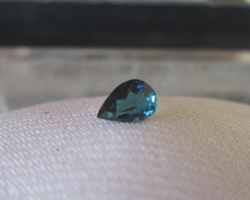 インディゴブルートルマリンルース ( 2.30 ct ) Indigo Tourmaline – RYUHO ONLINE