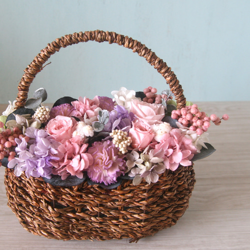 感謝の気持ちを伝えるフラワーバスケット -Antique pink