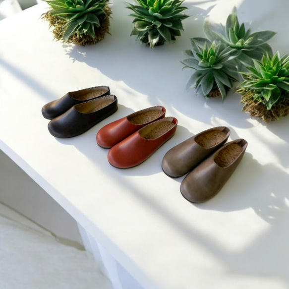 スーパーセール!!　2000円OFF!　在庫限り終了　暖かボアのインソール・幅広・軽量・さっと履けて・サボ 1枚目の画像